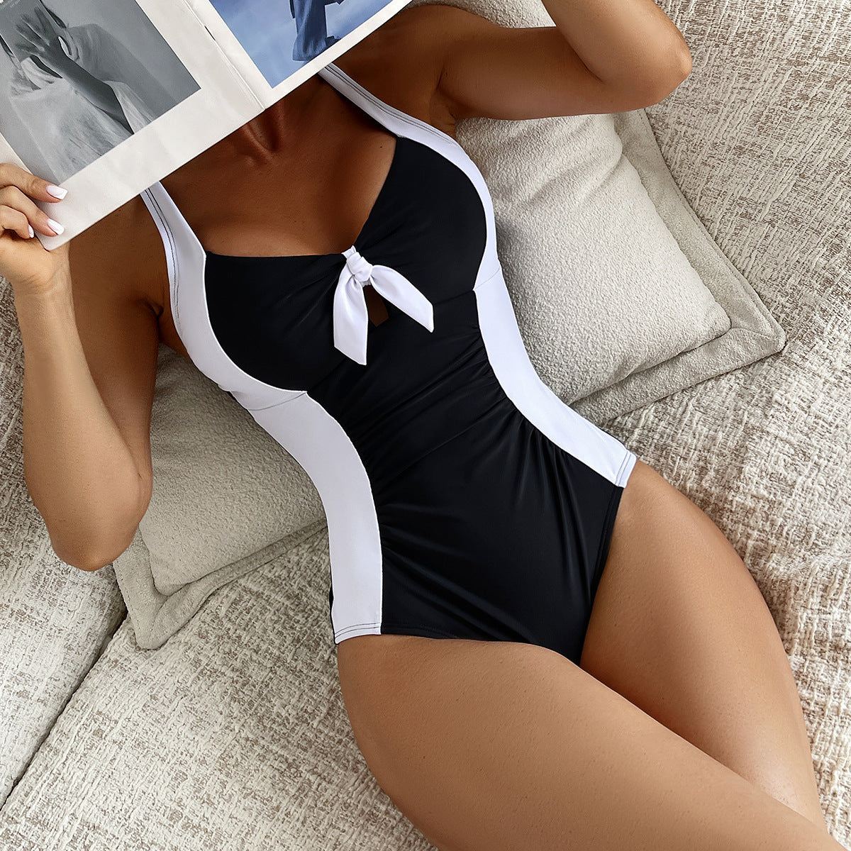 Classic Black And White Contrast Color Fit Swimsuit