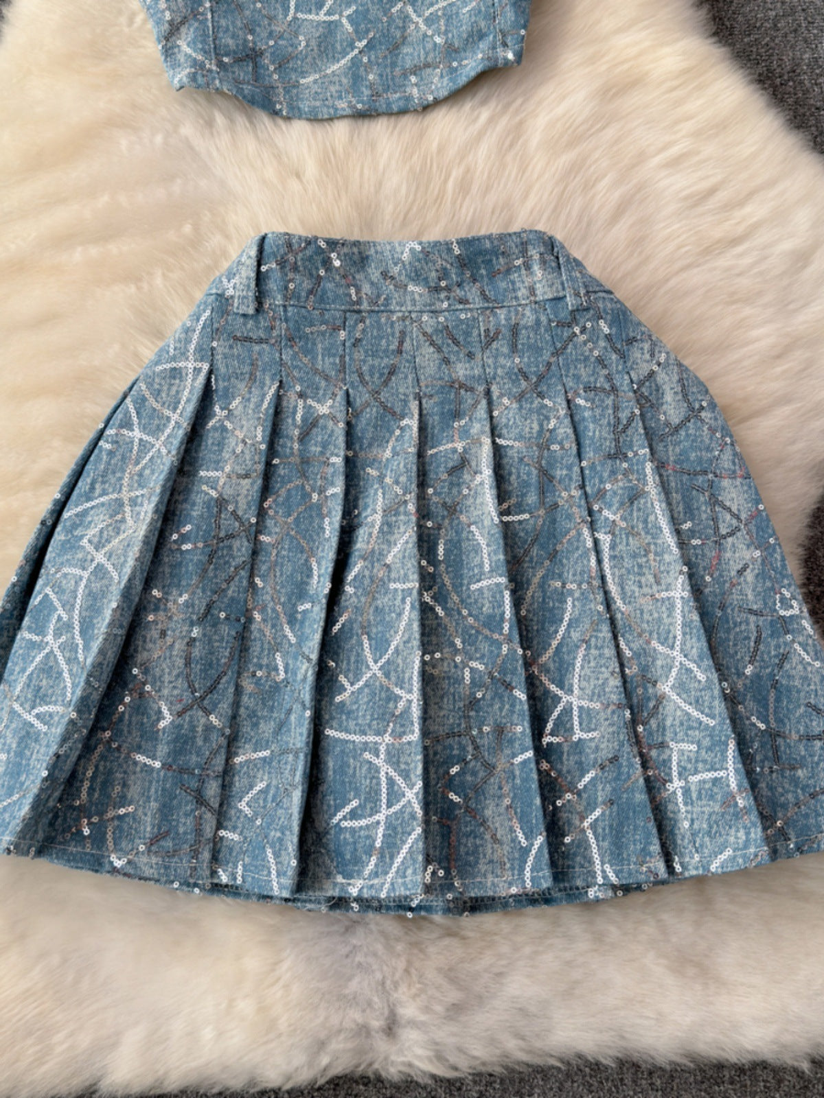 Short Off-shoulder Tube Top Pleated Skirt Two Pieces