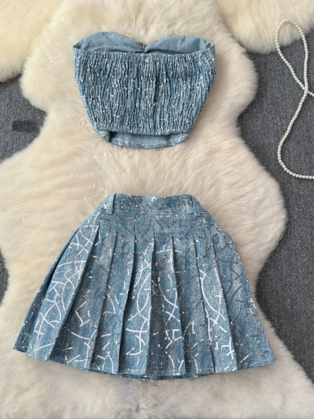 Short Off-shoulder Tube Top Pleated Skirt Two Pieces