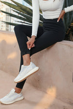 c3661f9b-06ff-4ace-b589-3b0ce7a5de48-Max